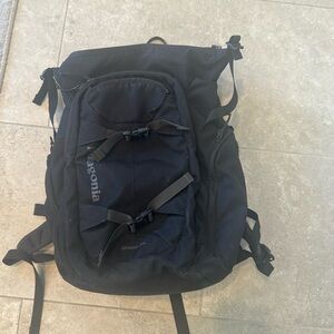 Patagonia Jalama 28L Men Black backpack travel pack daypack laptop padded straps